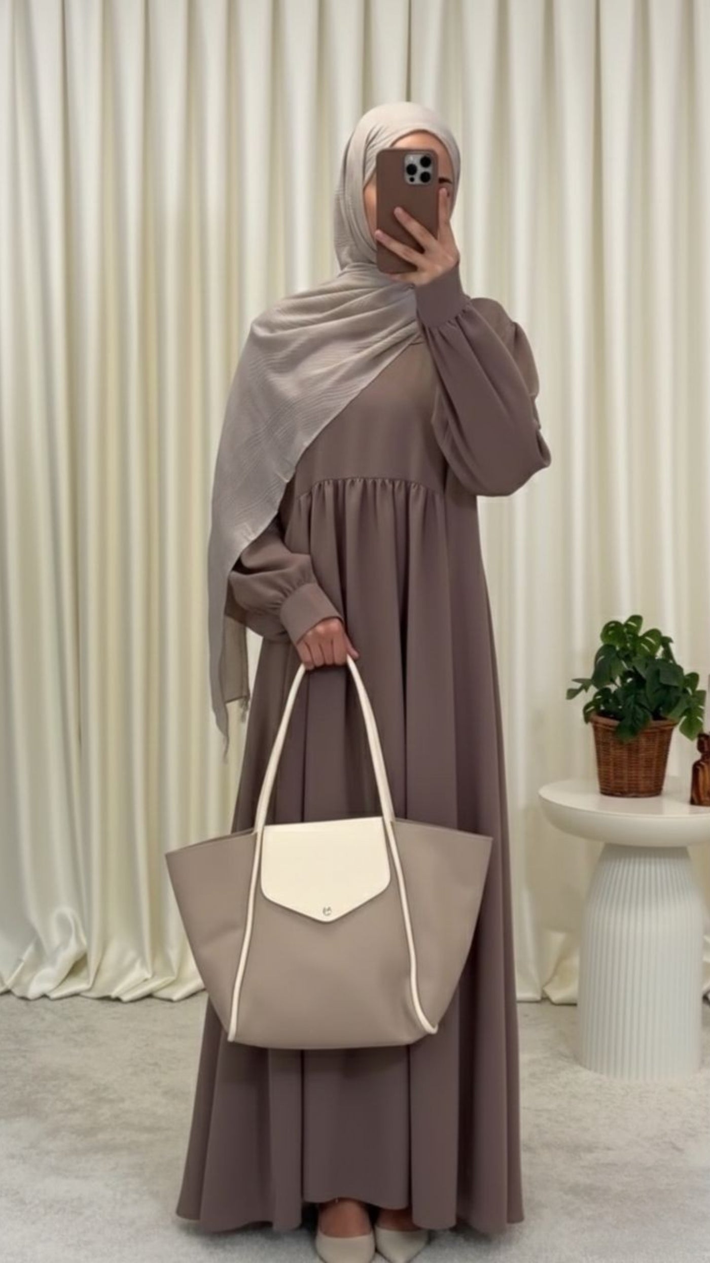 Essential Abaya With Premium Stole – Elegant Minimal Everyday Modest Wear