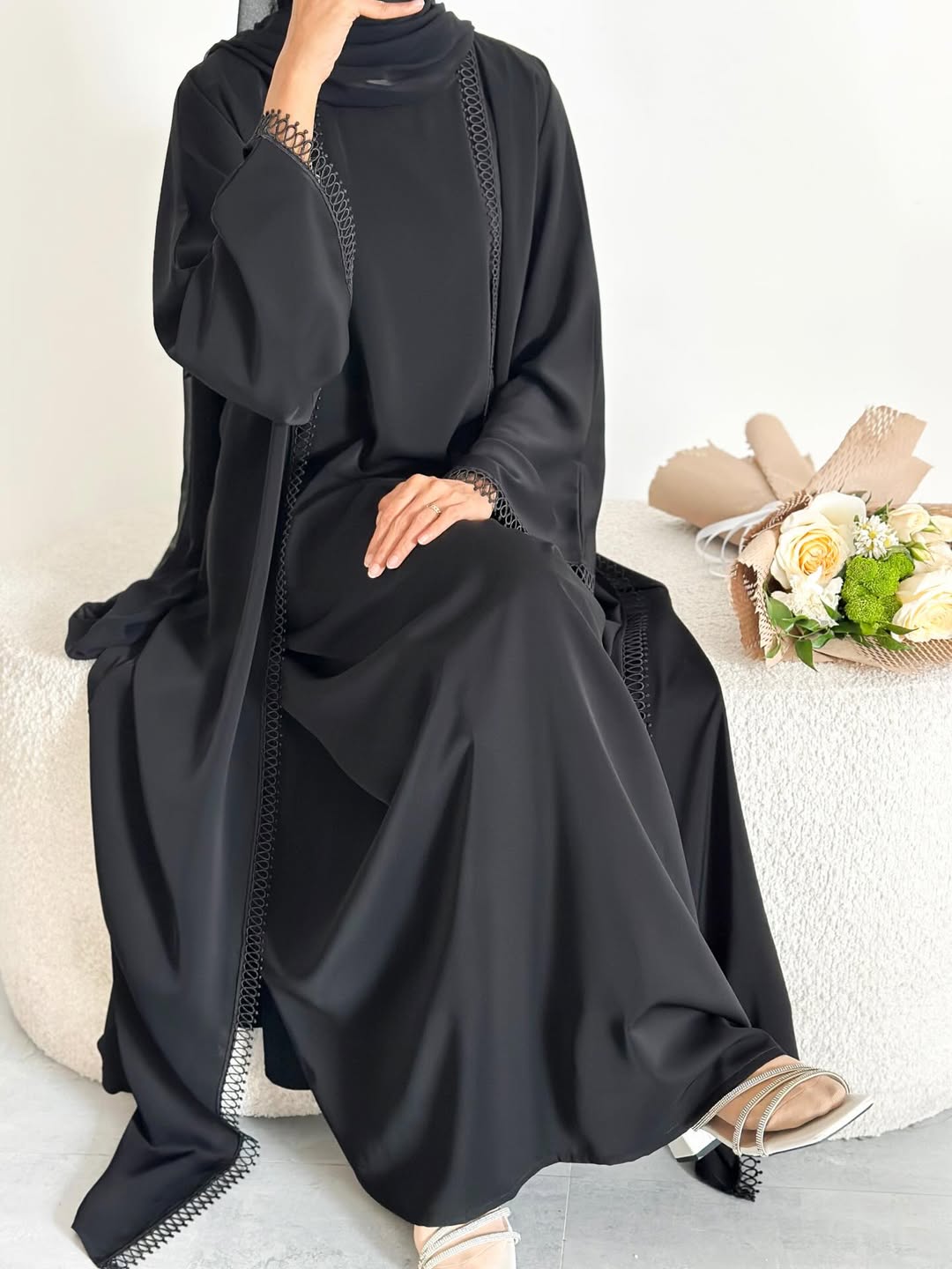 Nida Al Luxe Abaya With Premium Stole – Elegant Lace Modest Wear