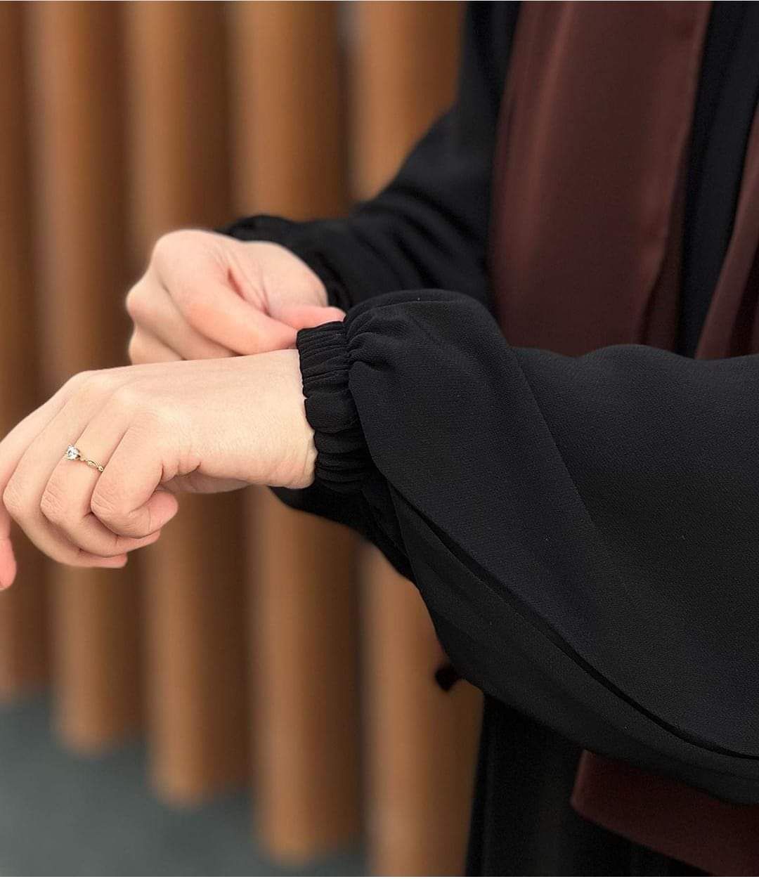 Brown Majestic Abaya With Premium Stole – Elegant Modest Luxury Wear